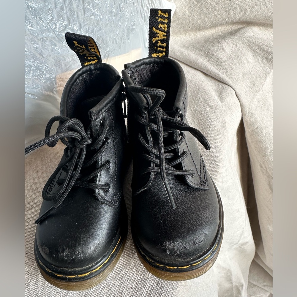 Toddler Dr martens boots